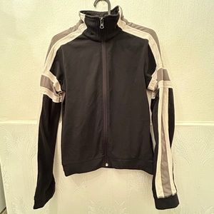 ✨ 2 for $20 ✨ Retro black and grey lululemon define jacket in size 4